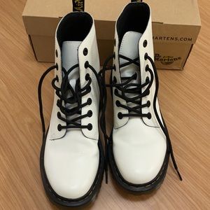 NWT Doc Martens Luana white size 9